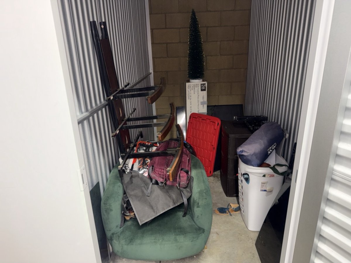 5 x 10 storage unit in Compton, CA