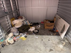 10 x 10 storage unit in Compton, CA