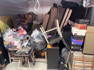 10 x 10 storage unit in Compton, CA