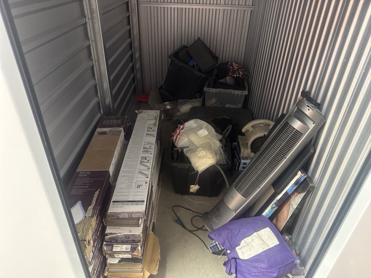 5 x 10 storage unit in Compton, CA