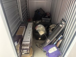 5 x 10 storage unit in Compton, CA