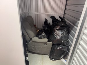 5 x 5 storage unit in Compton, CA