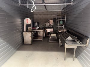 10 x 20 storage unit in Compton, CA