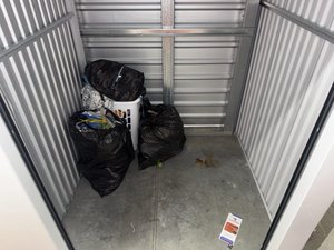 5 x 5 unit in Compton
