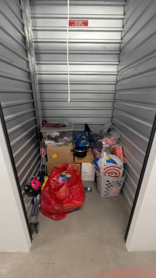 5 x 5 storage unit in Irvine, CA