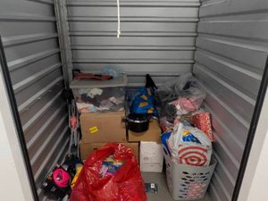 5 x 5 storage unit in Irvine, CA