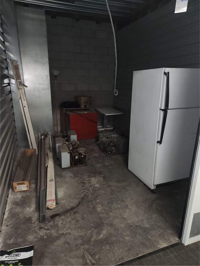 10 x 15 storage unit in Phoenix, AZ