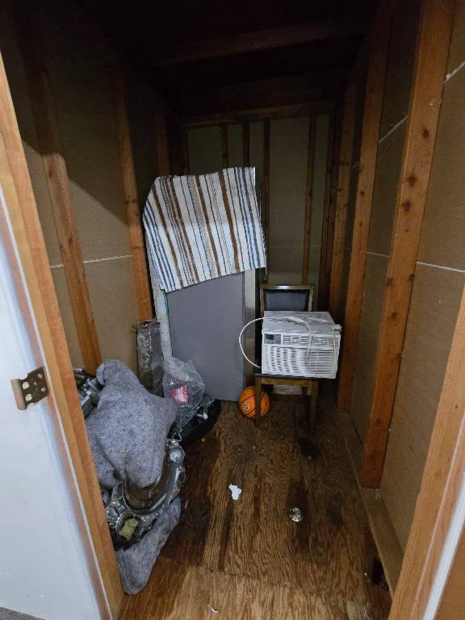 5 x 7 storage unit in San Diego, CA