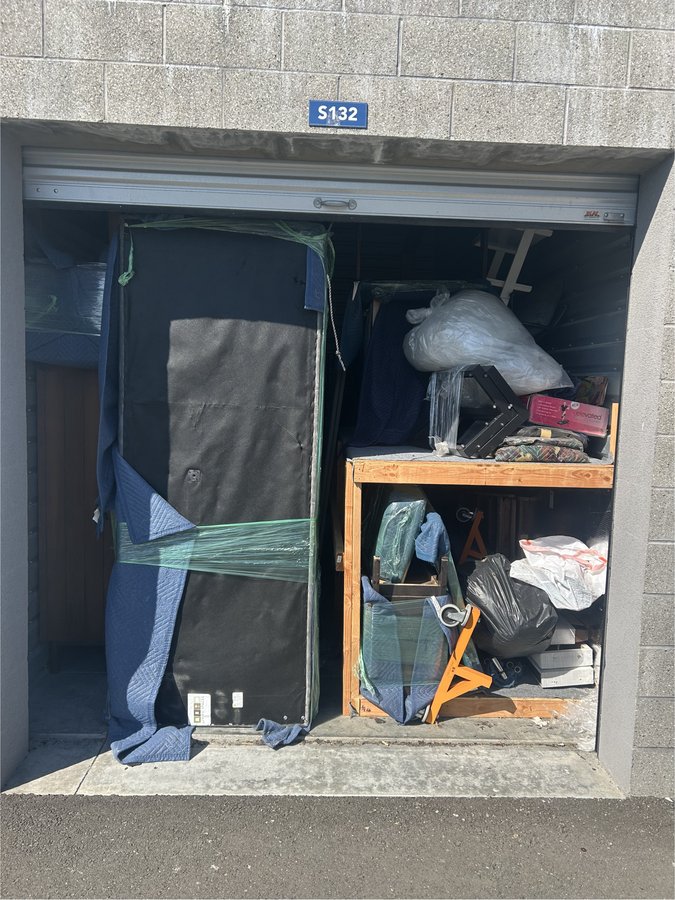 10 x 18 storage unit in Richmond, CA