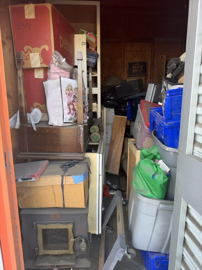 10 x 11 storage unit in San Jose, CA