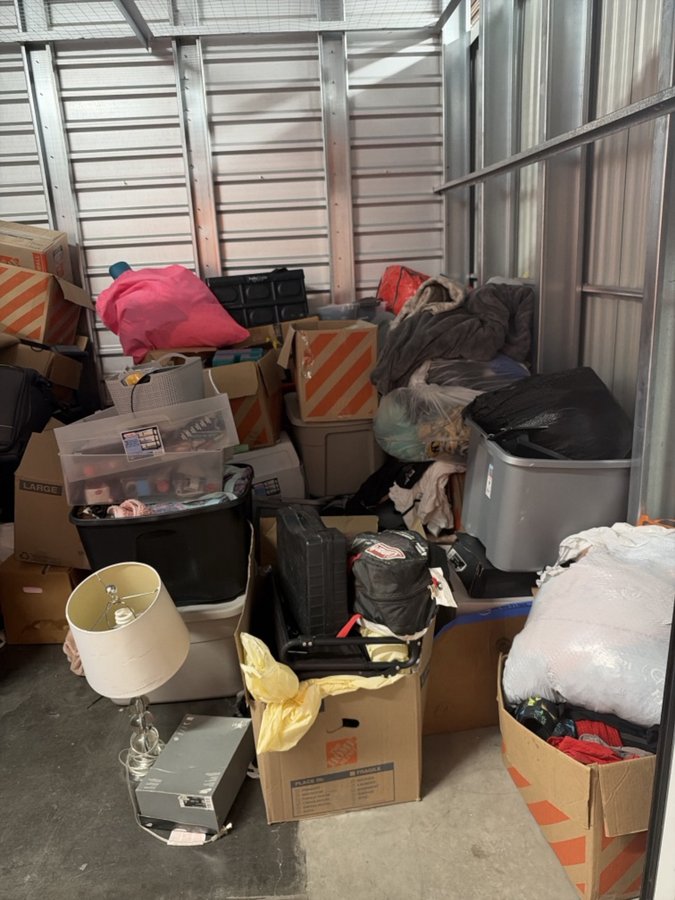 10 x 10 storage unit in San Jose, CA