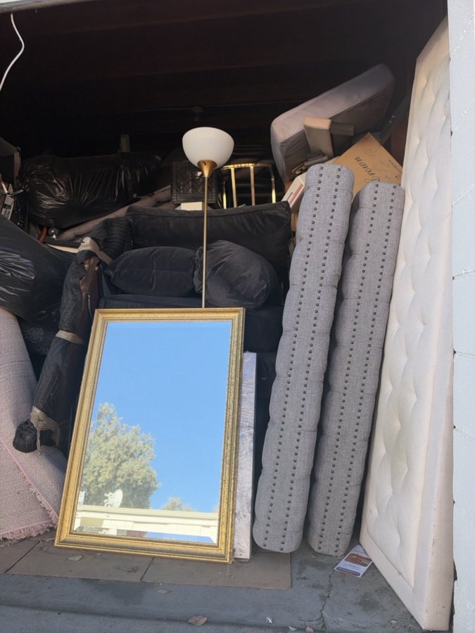 10 x 22 storage unit in San Jose, CA