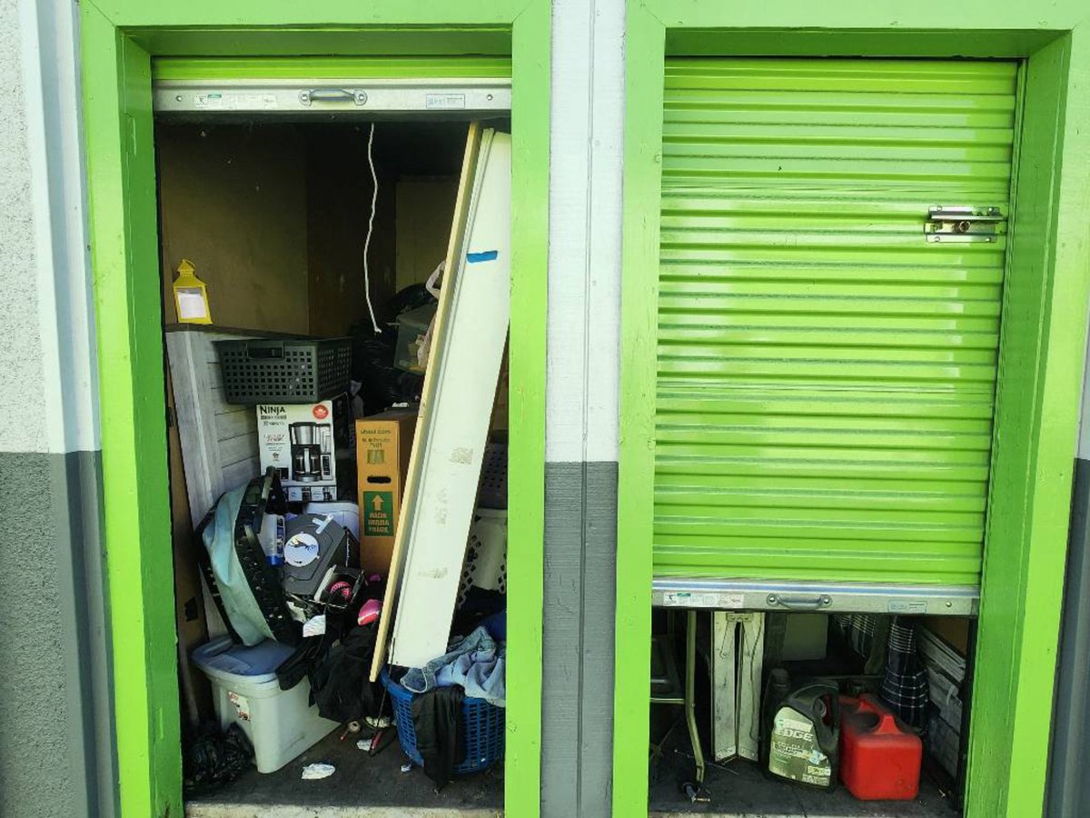 10 x 12 storage unit in Pomona, CA