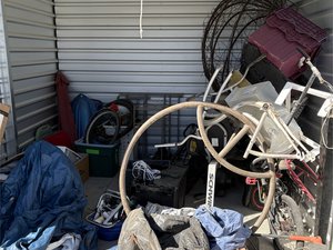 10 x 10 storage unit in Reedley, CA