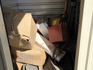 5 x 5 storage unit in Reedley, CA