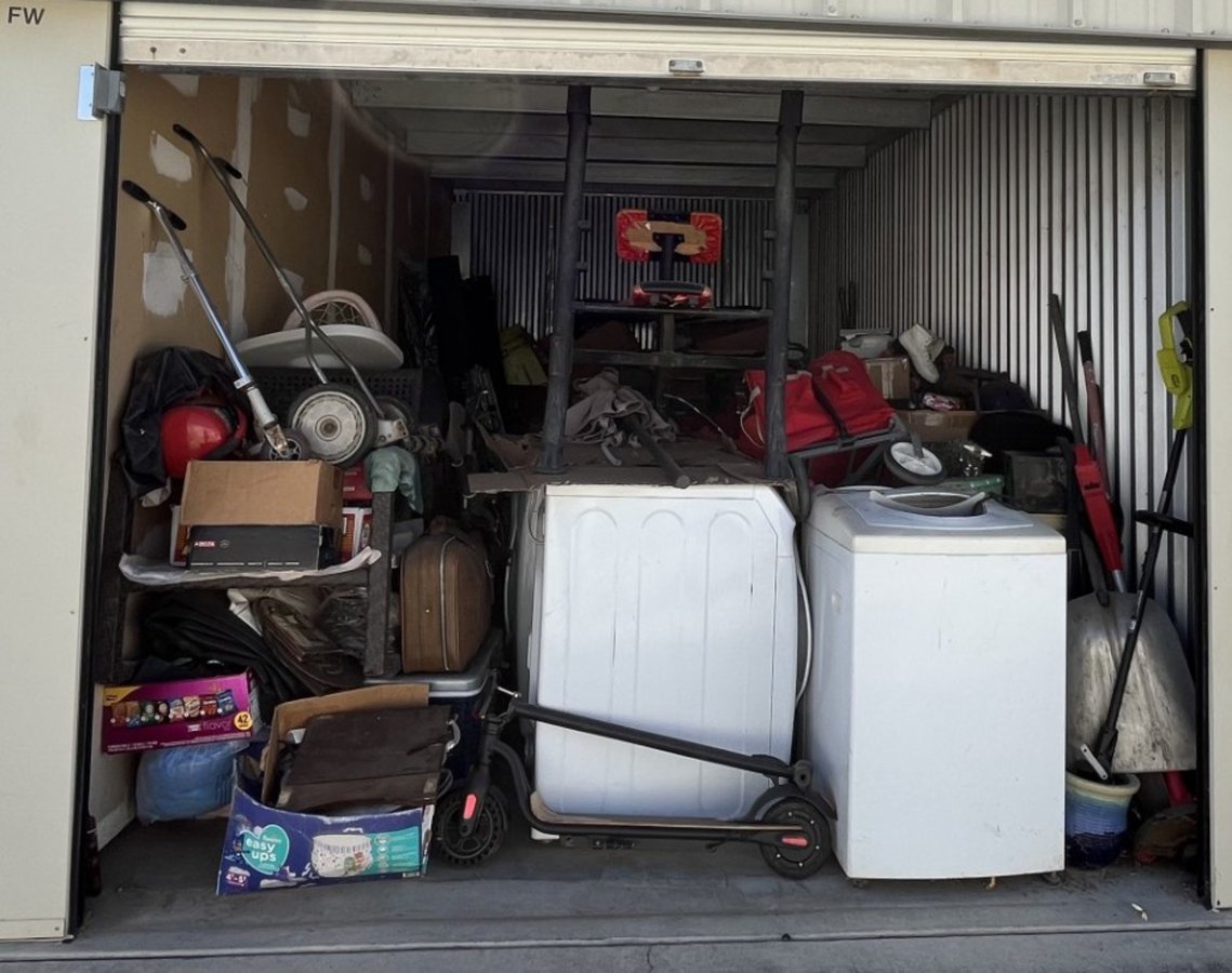 10 x 20 storage unit in Lemoore, CA