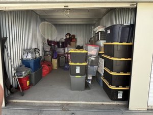 10 x 15 storage unit in Lemoore, CA