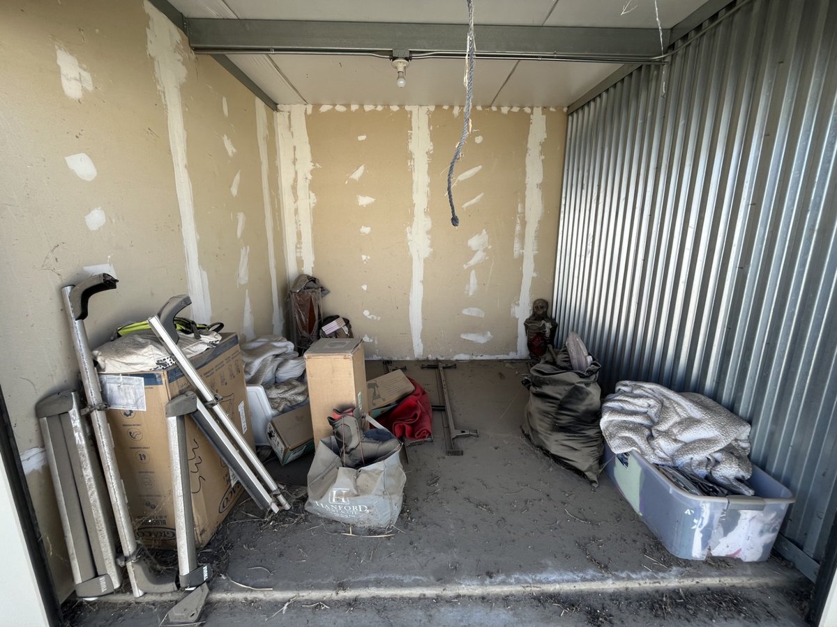 10 x 10 storage unit in Lemoore, CA