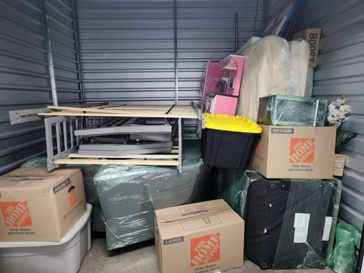 10 x 8 storage unit in Sacramento, CA