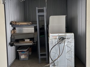 10 x 10 storage unit in Lemoore, CA