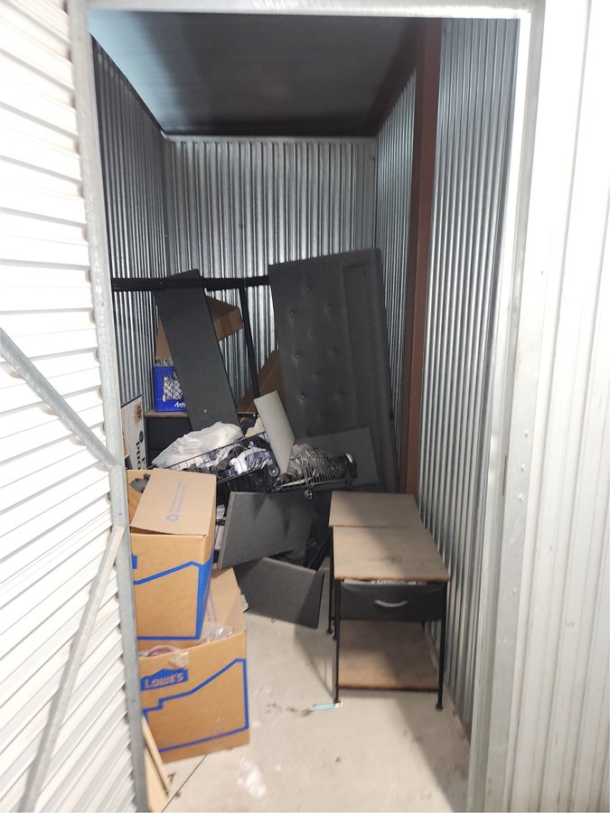 5 x 10 storage unit in North Las Vegas, NV