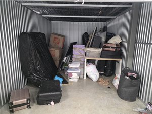 10 x 16 storage unit in Miami Gardens, FL