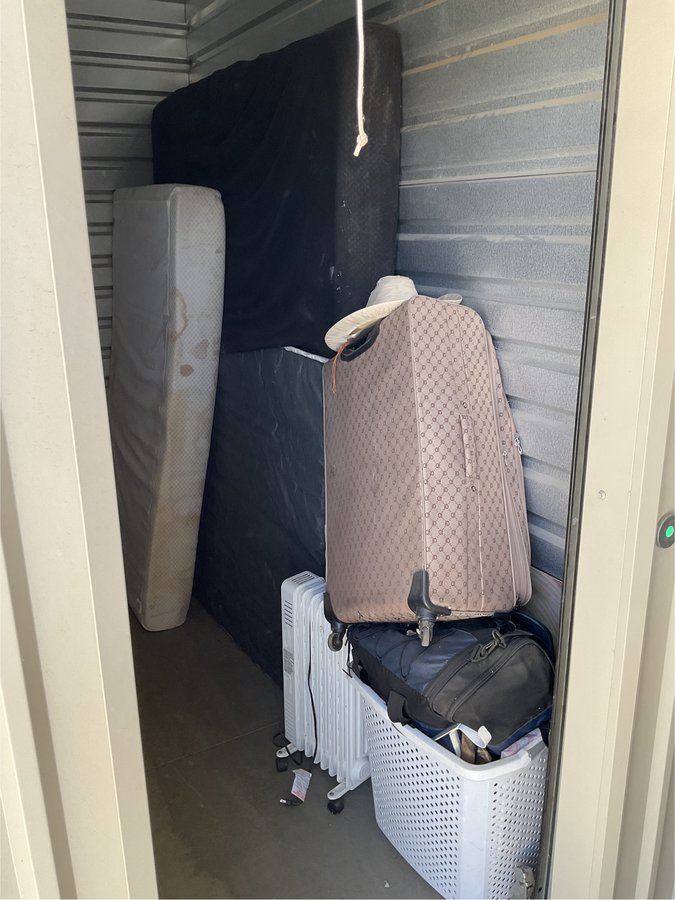 5 x 10 storage unit in Madera, CA