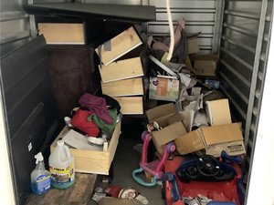 6 x 10 storage unit in Madera, CA