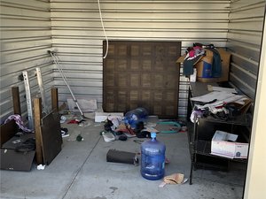 10 x 10 storage unit in Madera, CA