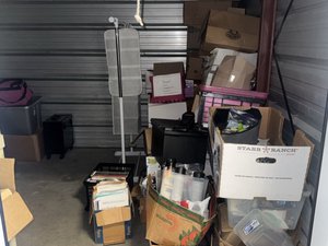 10 x 10 storage unit in Tracy, CA