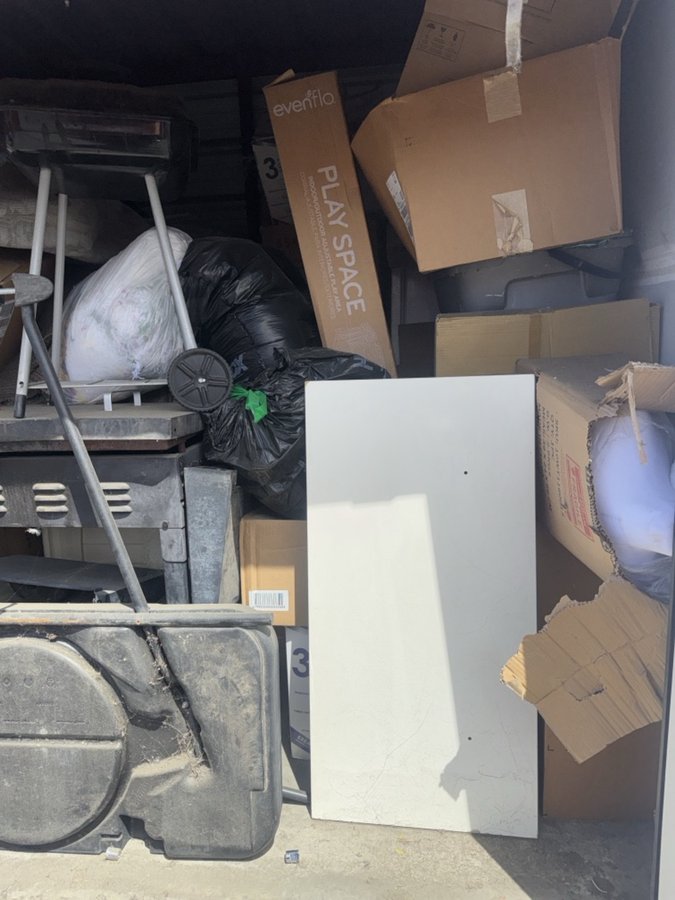 10 x 10 storage unit in Tracy, CA