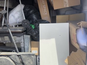 10 x 10 storage unit in Tracy, CA