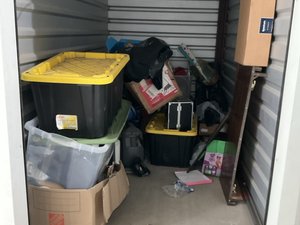 5 x 10 storage unit in Riverbank, CA