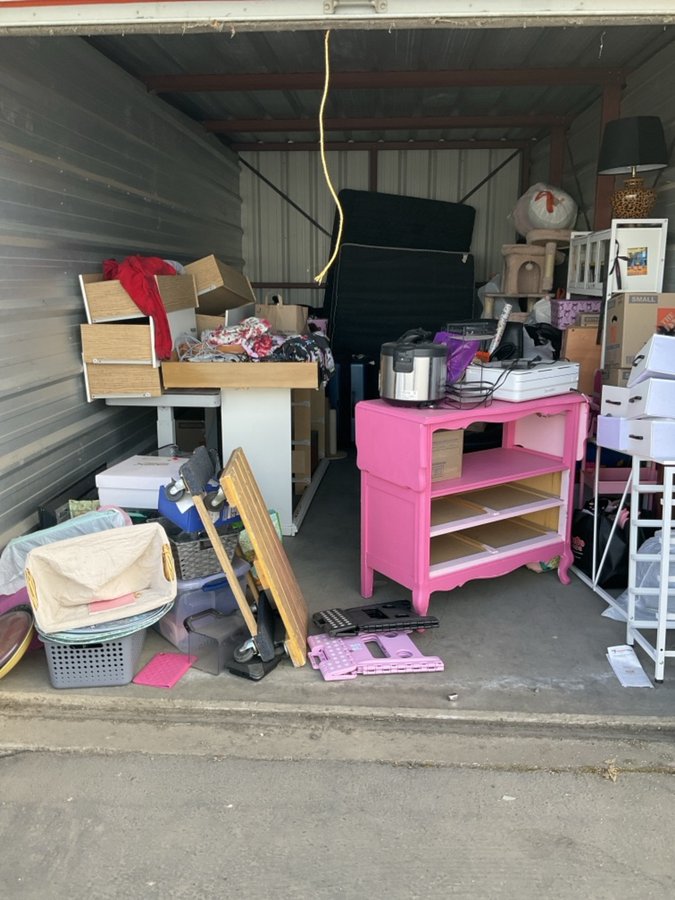 10 x 20 storage unit in Tracy, CA