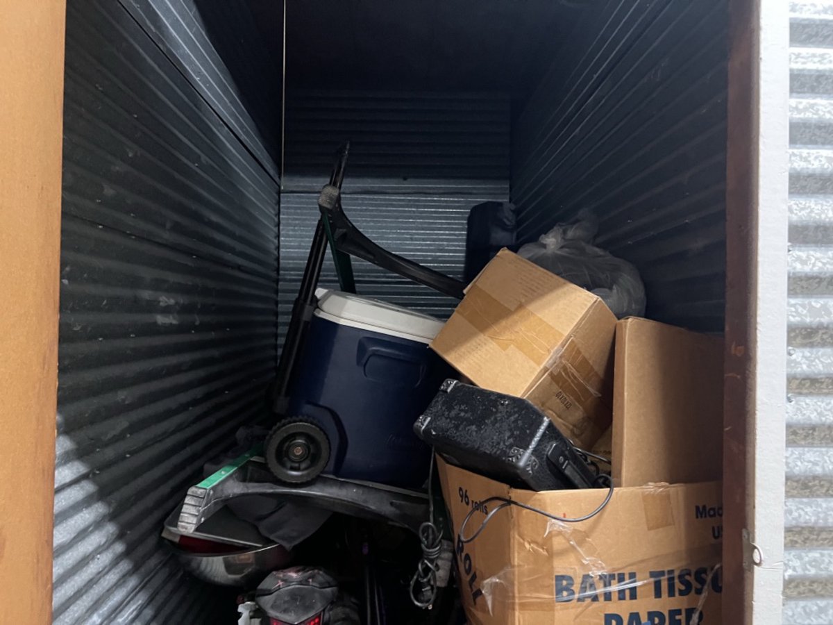 5 x 10 storage unit in Ft Lauderdale, FL