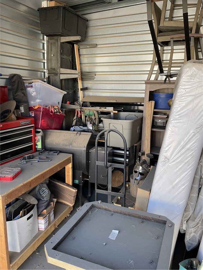 11 x 12 storage unit in Madera, CA