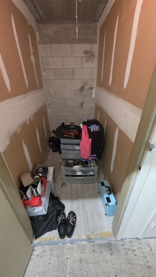 4 x 7 storage unit in Oakland Park, FL
