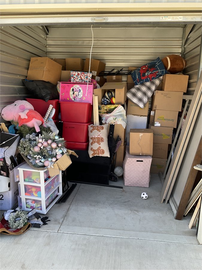 10 x 10 storage unit in Madera, CA