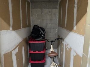 4 x 7 storage unit in Oakland Park, FL
