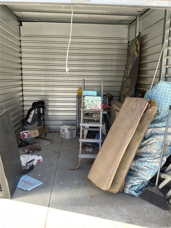 10 x 13 storage unit in Madera, CA