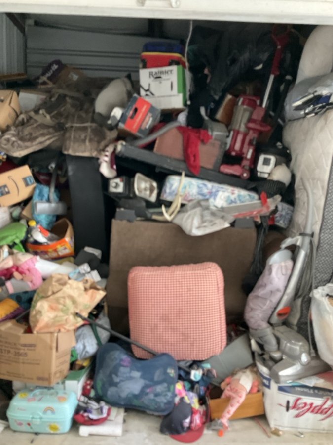 10 x 10 storage unit in Ceres, CA