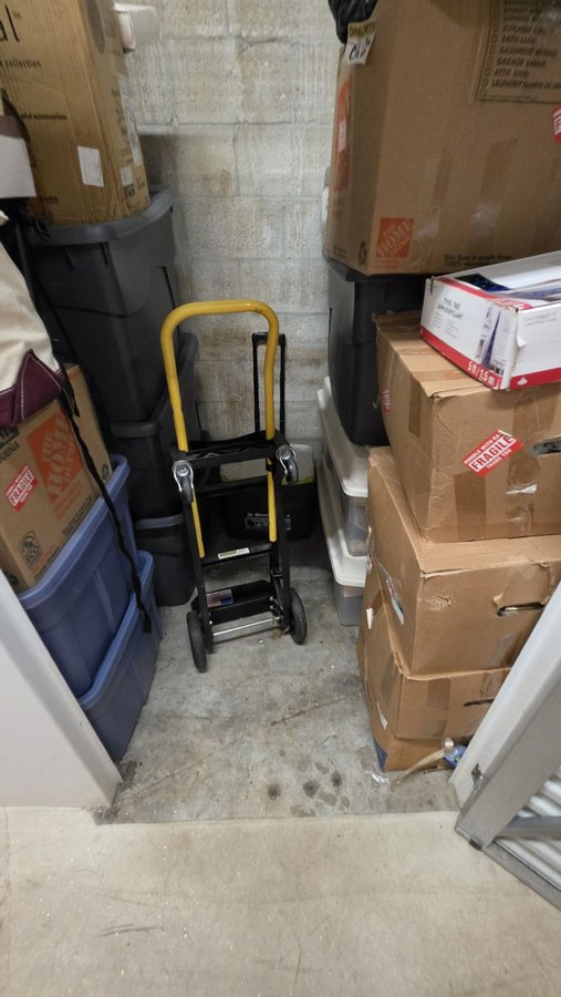 5 x 5 storage unit in Oakland Park, FL