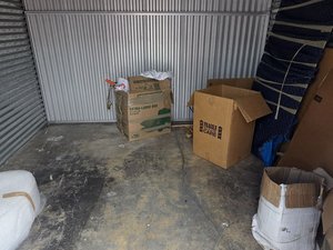 10 x 11 storage unit in Oakland Park, FL