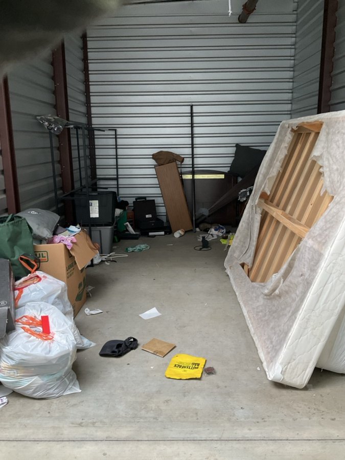 10 x 15 storage unit in Ceres, CA