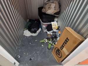 5 x 5 storage unit in Oakland Park, FL