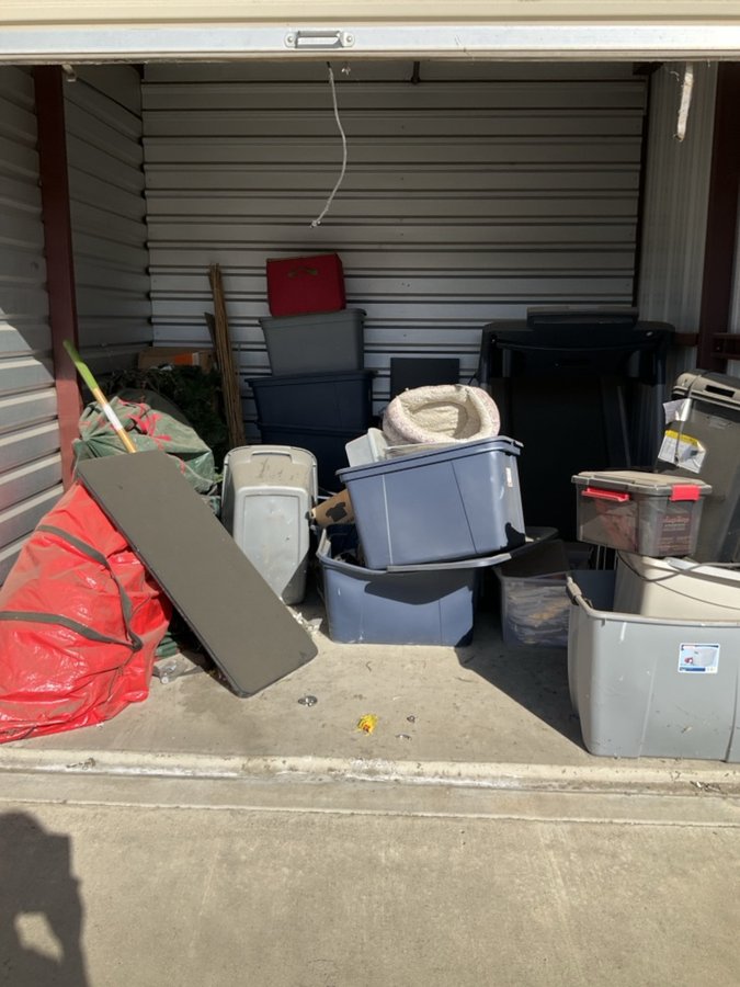 10 x 10 storage unit in Ceres, CA