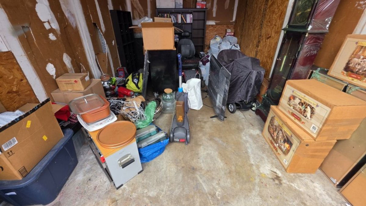11 x 16 storage unit in Oakland Park, FL