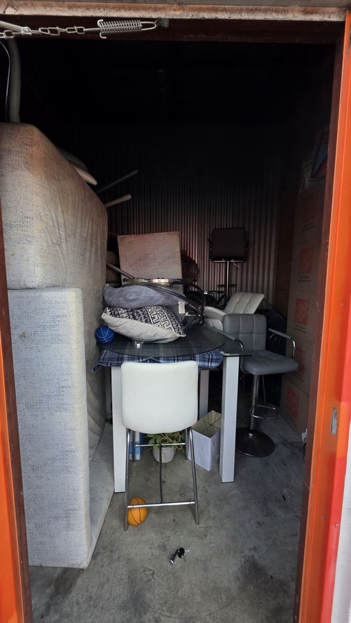 11 x 10 storage unit in Oakland Park, FL