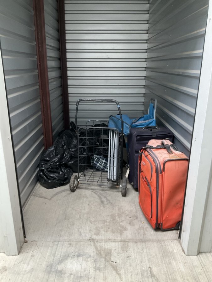 5 x 10 storage unit in Ceres, CA