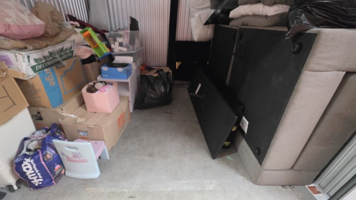 10 x 9 storage unit in Oakland Park, FL